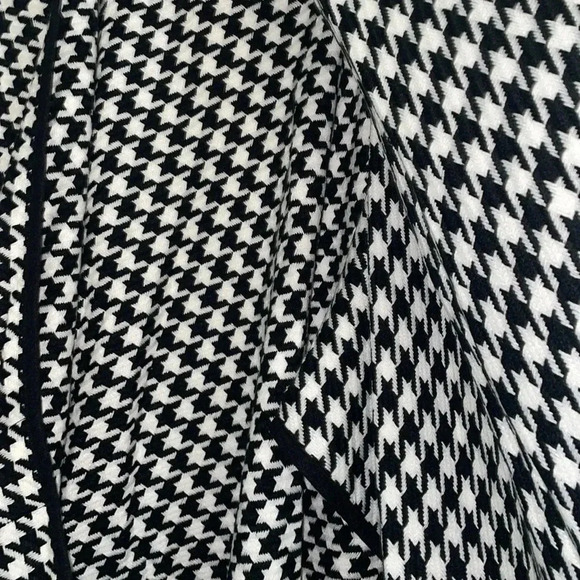 New black and white wrap - Picture 3 of 5